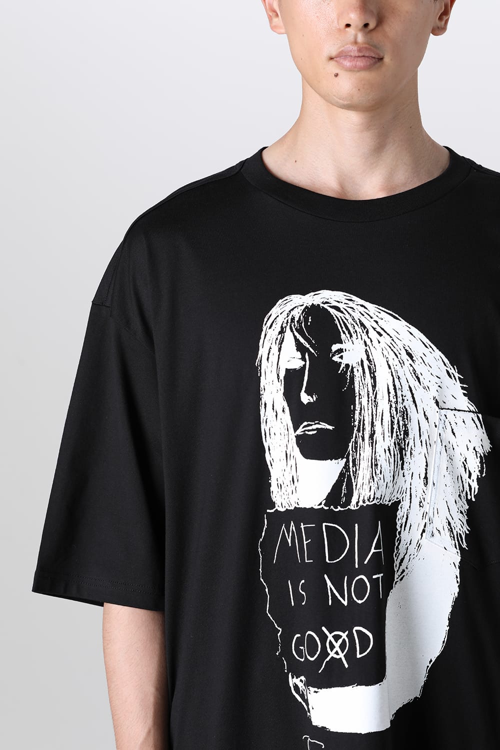 Oversized S/S Pocket tee (media is not go⨂d. type 1) Black