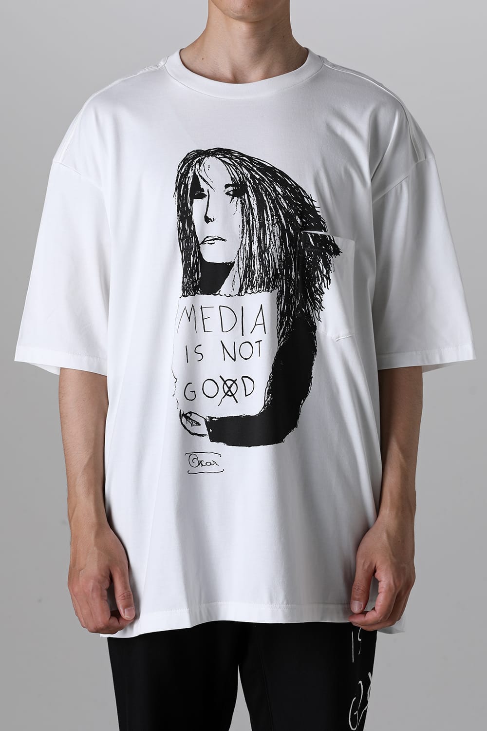 Oversized S/S Pocket tee (media is not go⨂d. type 1) White