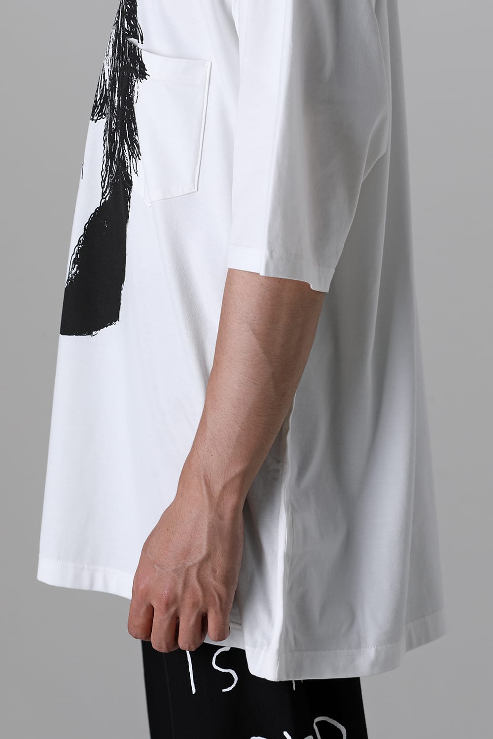 Oversized S/S Pocket tee (media is not go⨂d. type 1) White