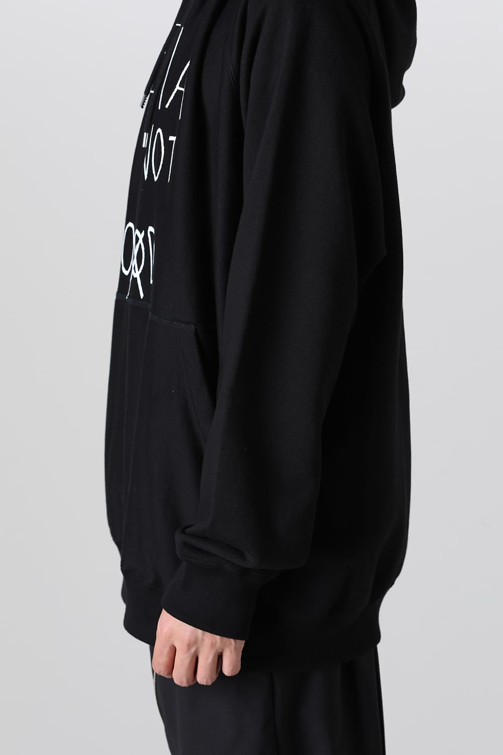 Oversized hoodie (media is not go⨂d. type 2)