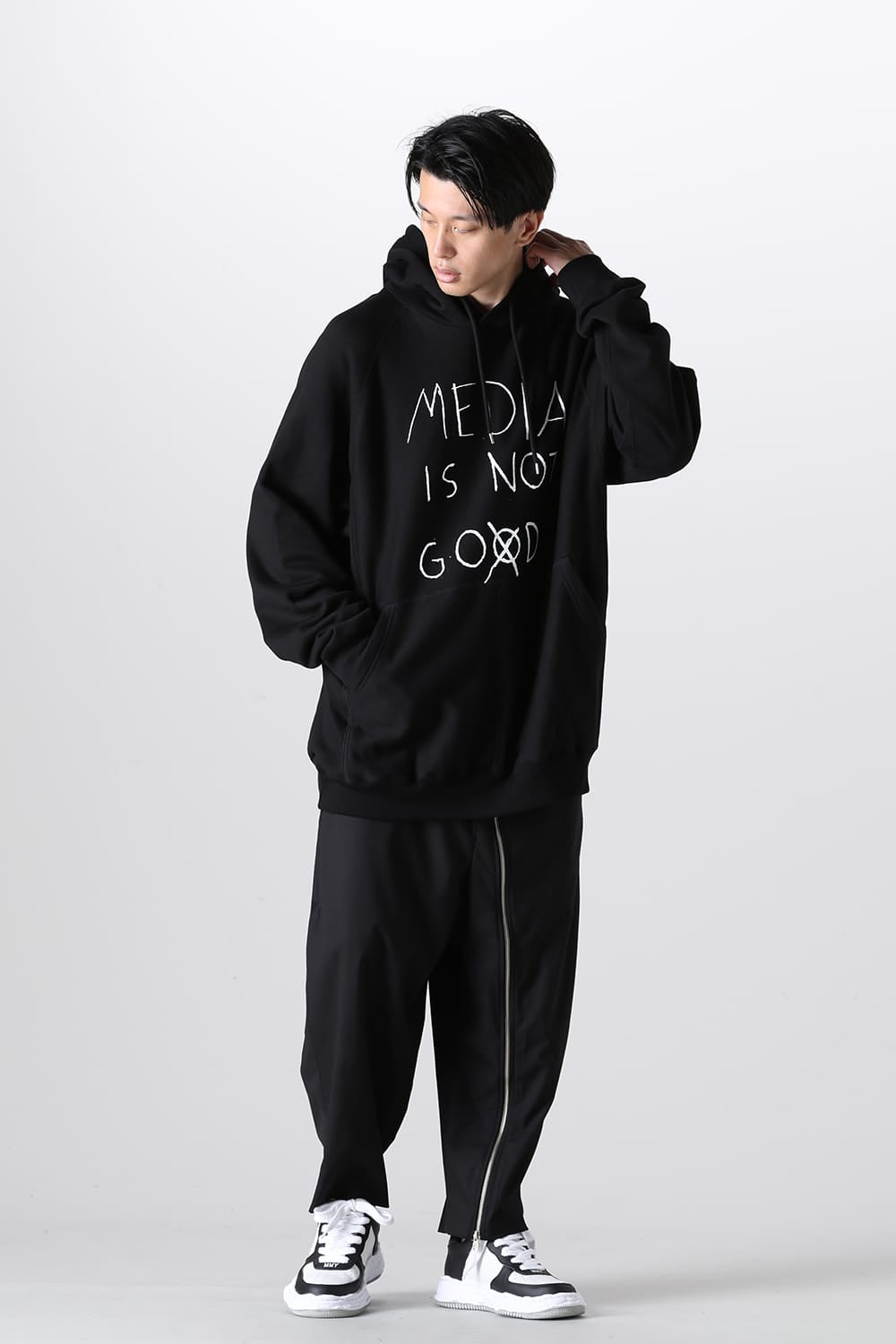 Oversized hoodie (media is not go⨂d. type 2)