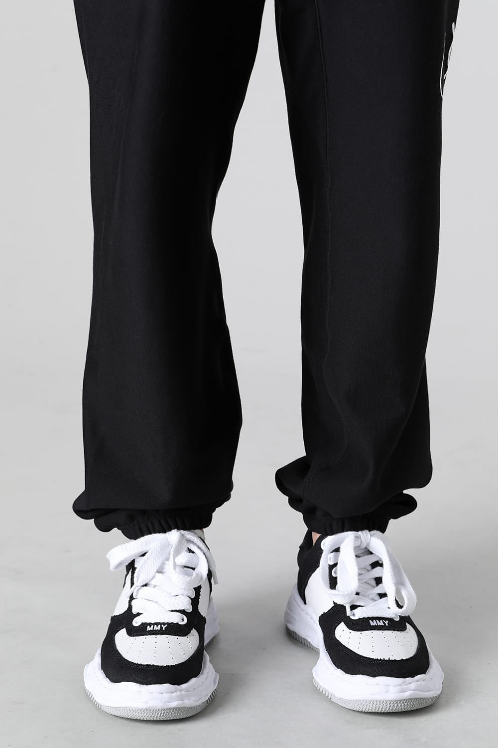 Jogger pants (media is not go⨂d. type 2)