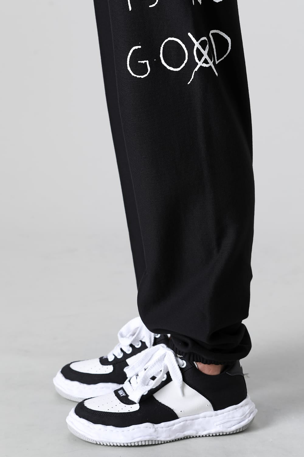 Jogger pants (media is not go⨂d. type 2)