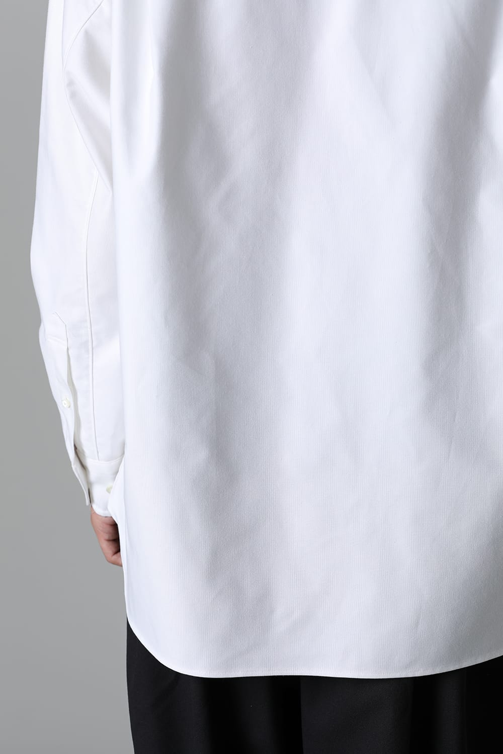 Button down Shirt. White (media is not go⨂d. type 2)