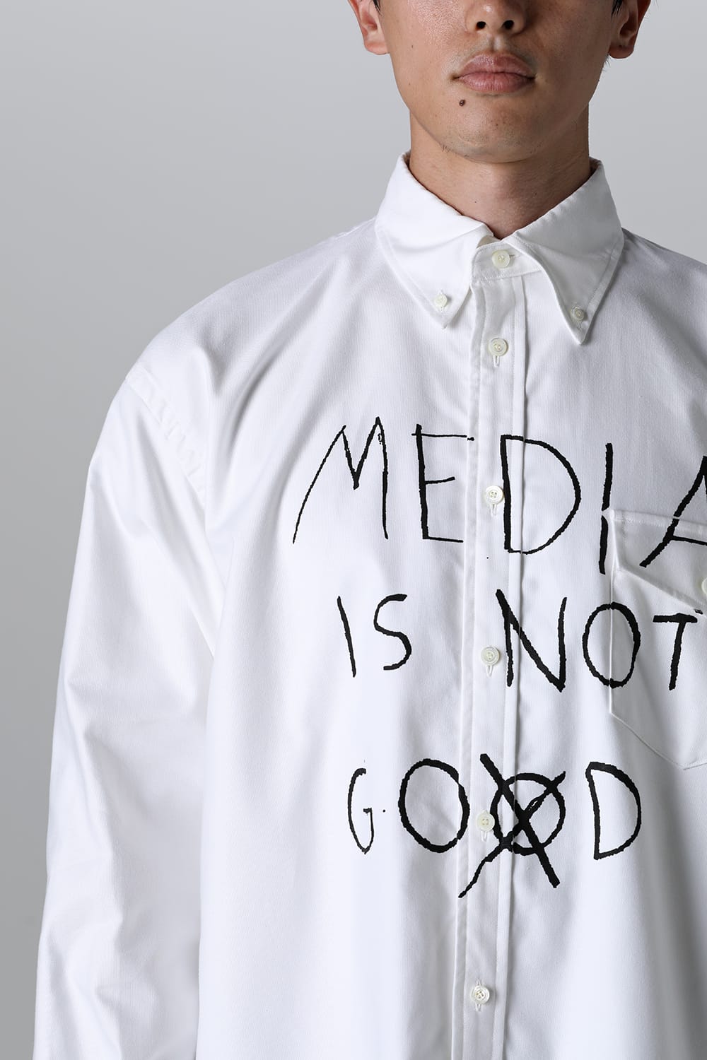 Button down Shirt. White (media is not go⨂d. type 2)