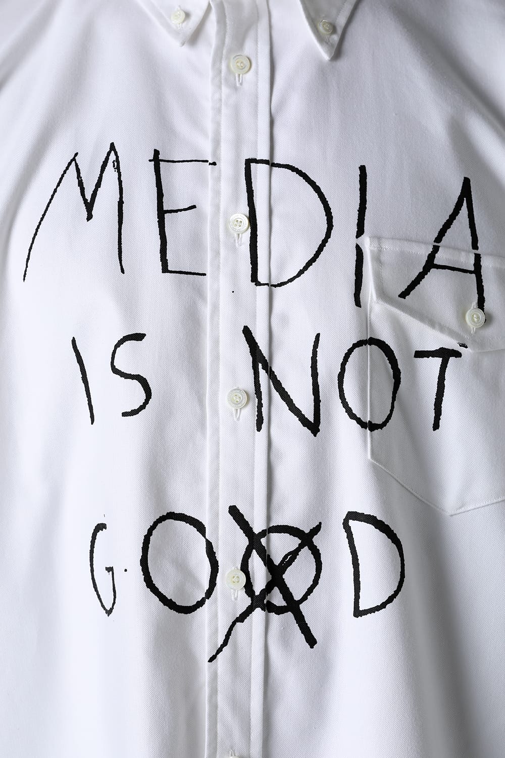 Button down Shirt. White (media is not go⨂d. type 2)