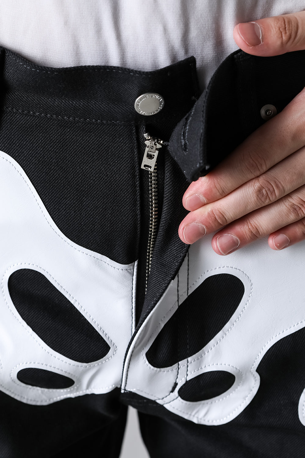 ルーズフィットジーン（ボーン） ブラック x ホワイト ボーン