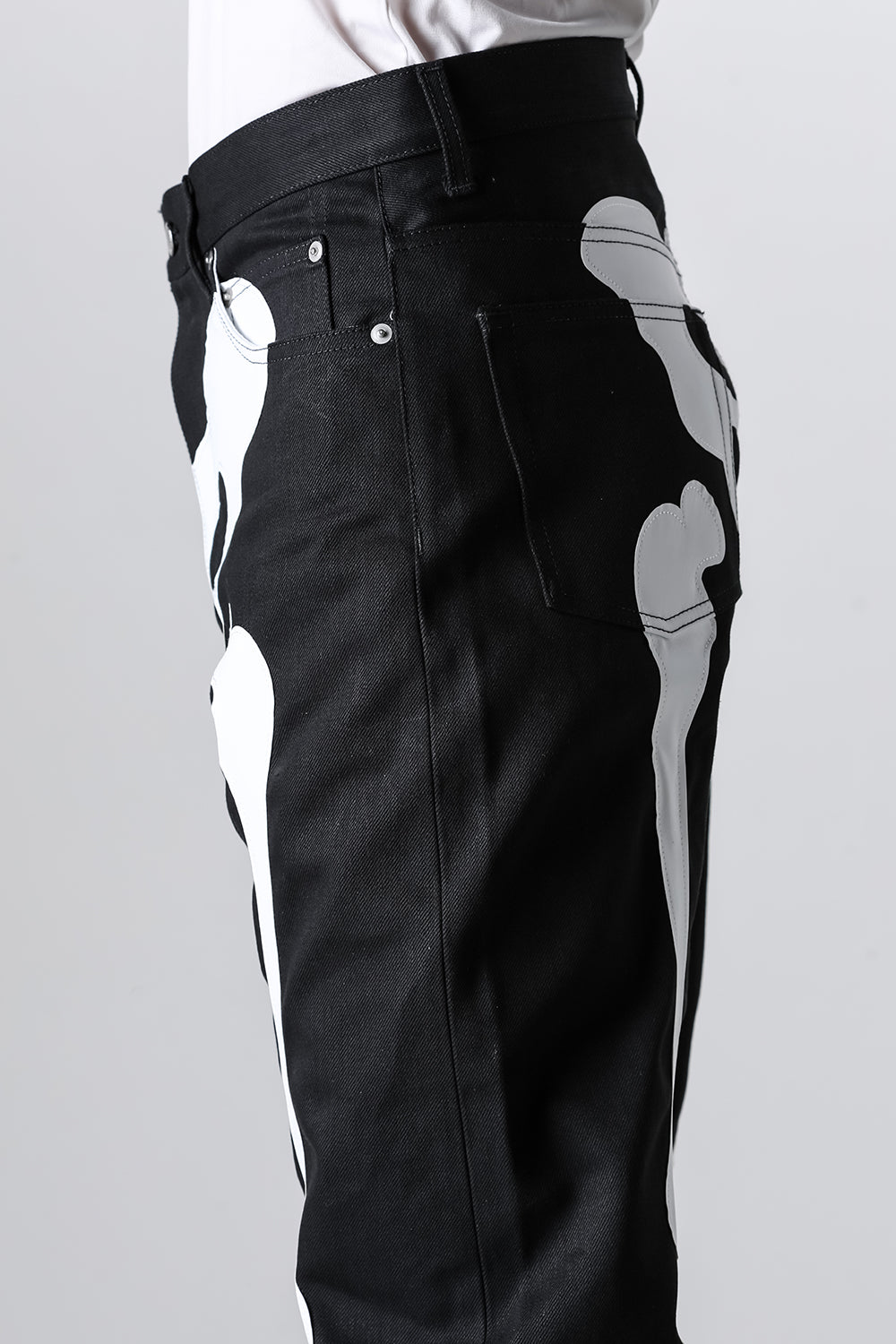 ルーズフィットジーン（ボーン） ブラック x ホワイト ボーン