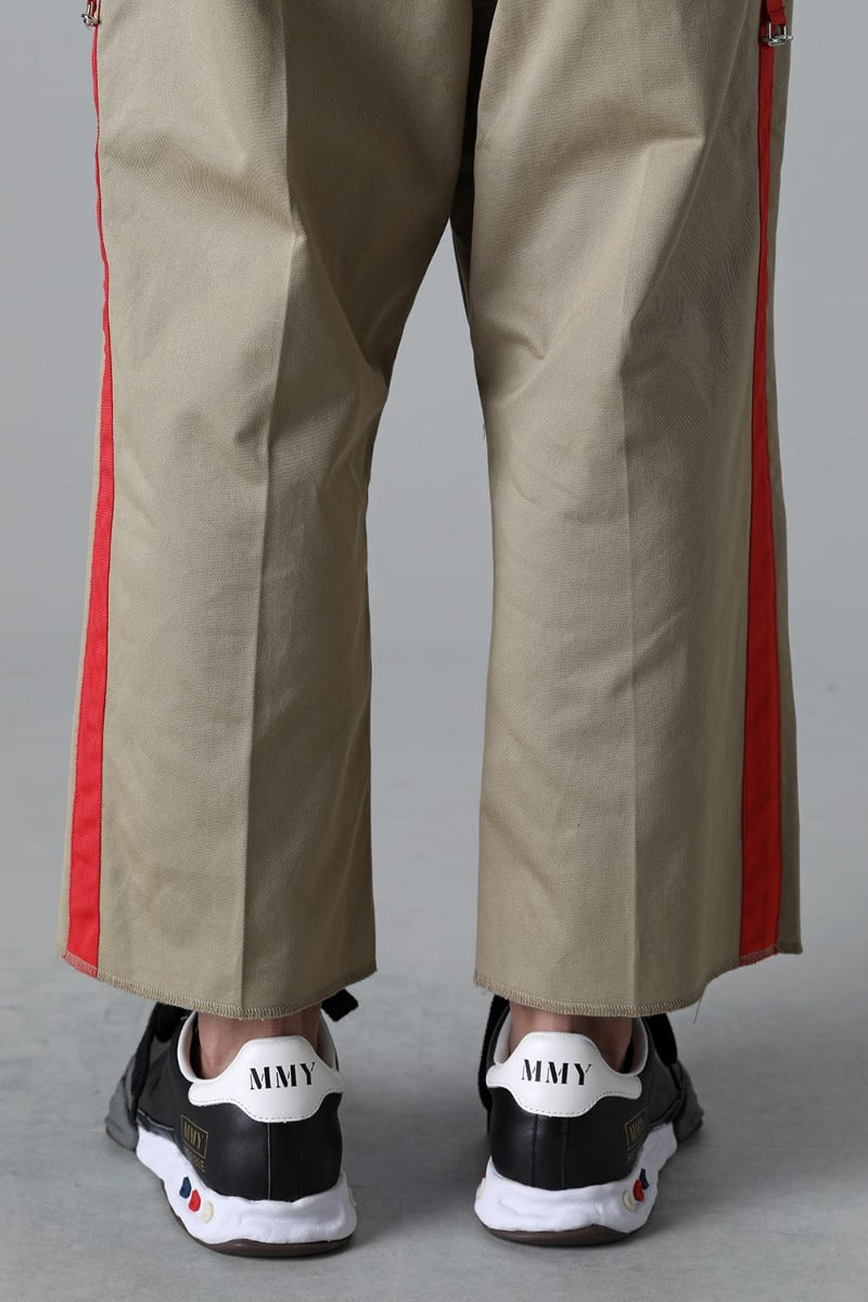 side tape adjustable length 2 tucks work pant. Khaki x Red