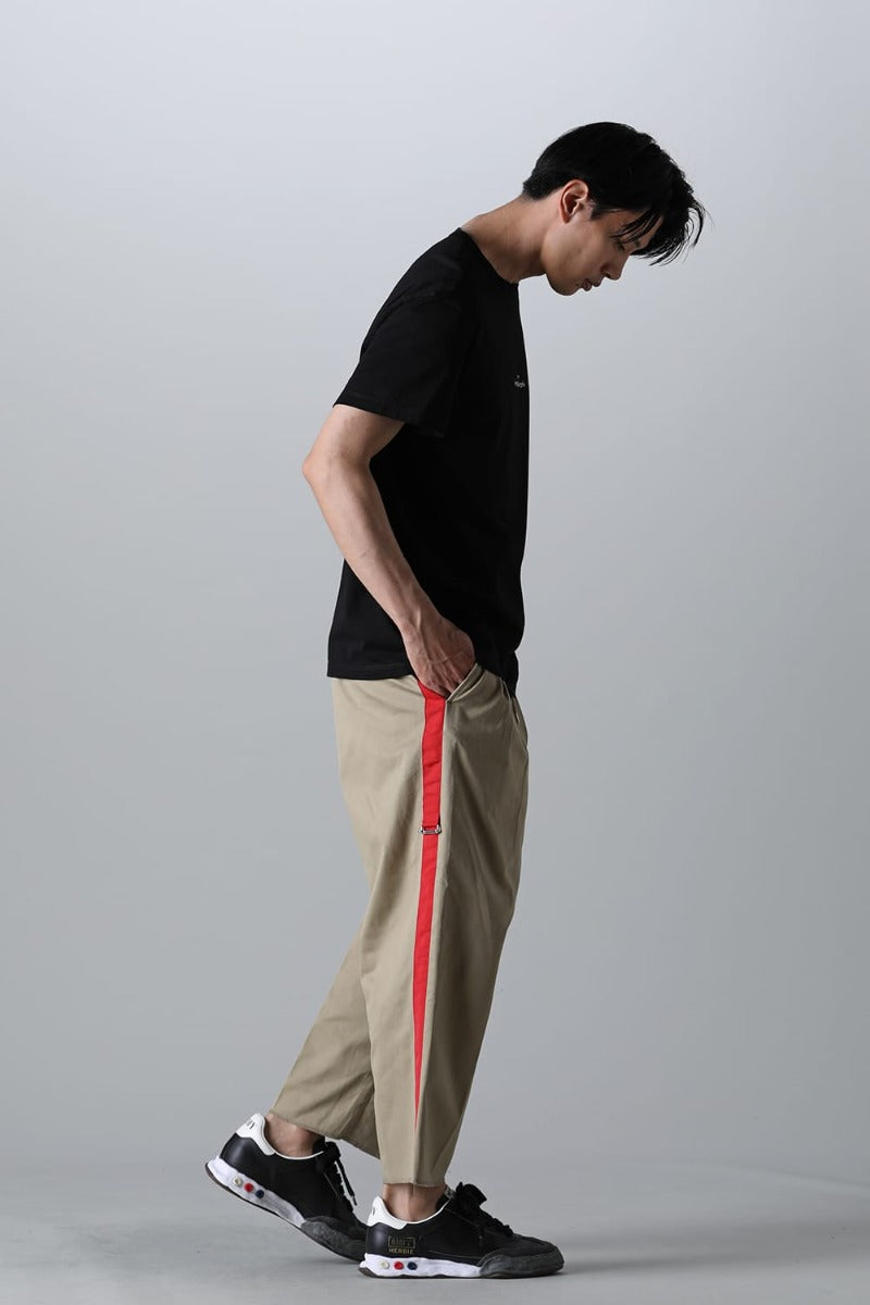 side tape adjustable length 2 tucks work pant. Khaki x Red