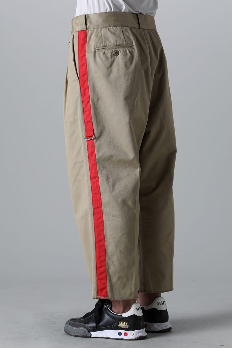 side tape adjustable length 2 tucks work pant. Khaki x Red