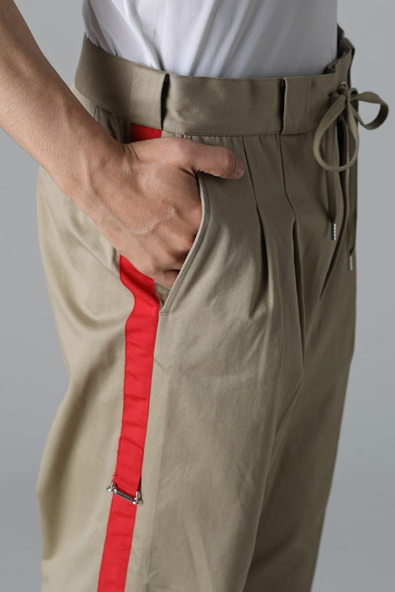 side tape adjustable length 2 tucks work pant. Khaki x Red