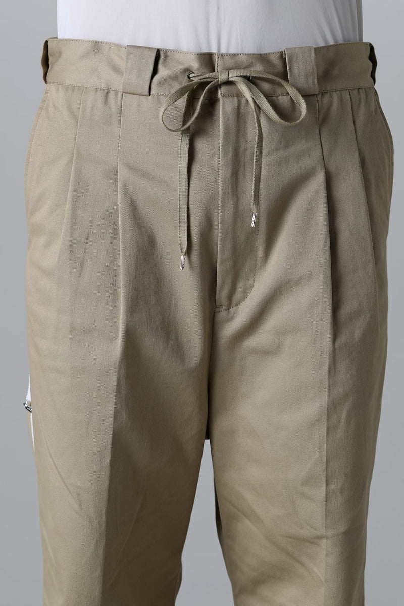 side tape adjustable length 2 tucks work pant. Khaki x White