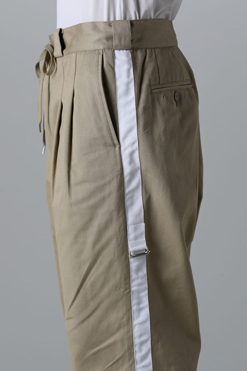 side tape adjustable length 2 tucks work pant. Khaki x White