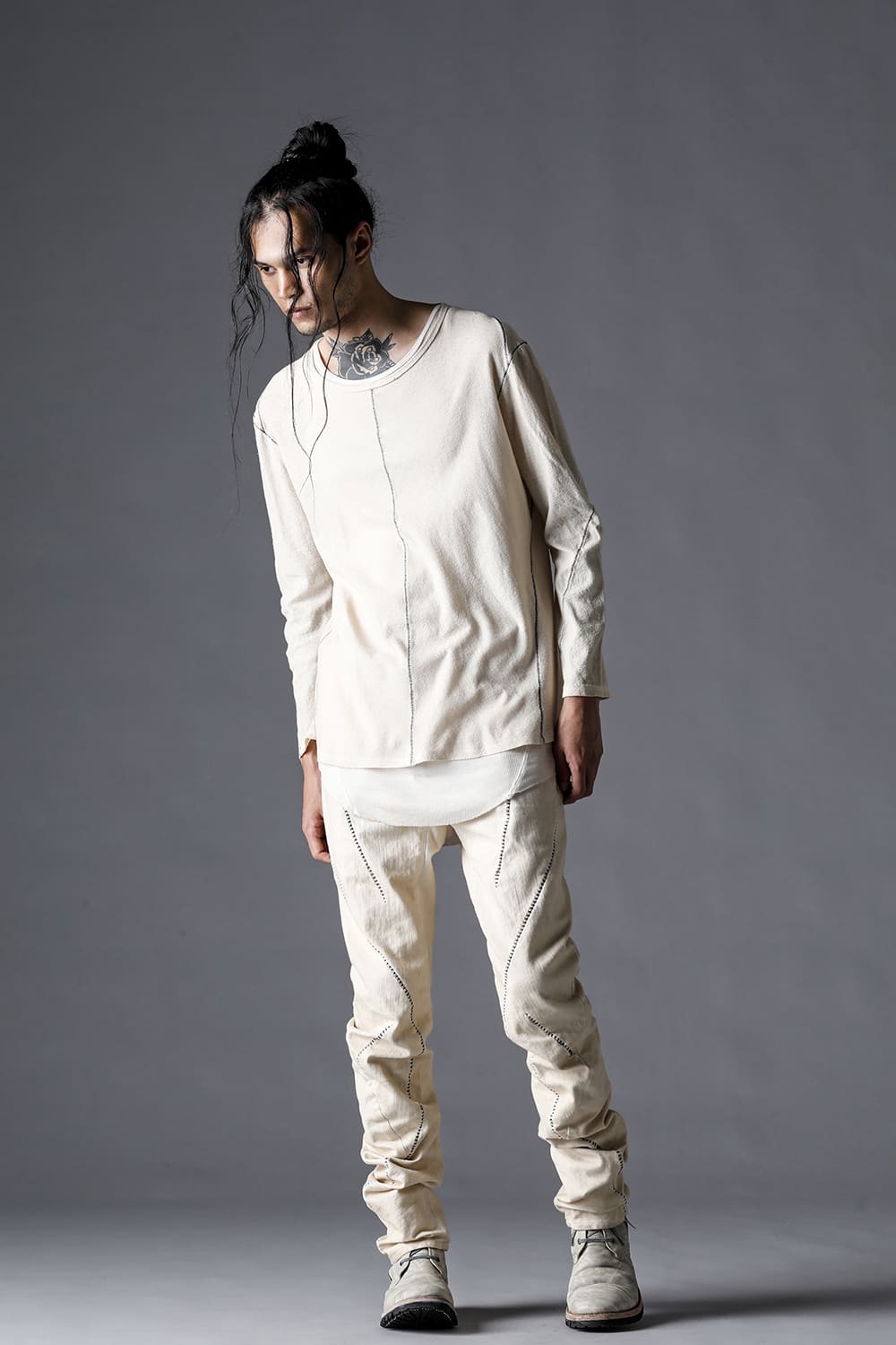 ローゲージコットンジャージーコールドダイロングスリーブTシャツ ダスティホワイト