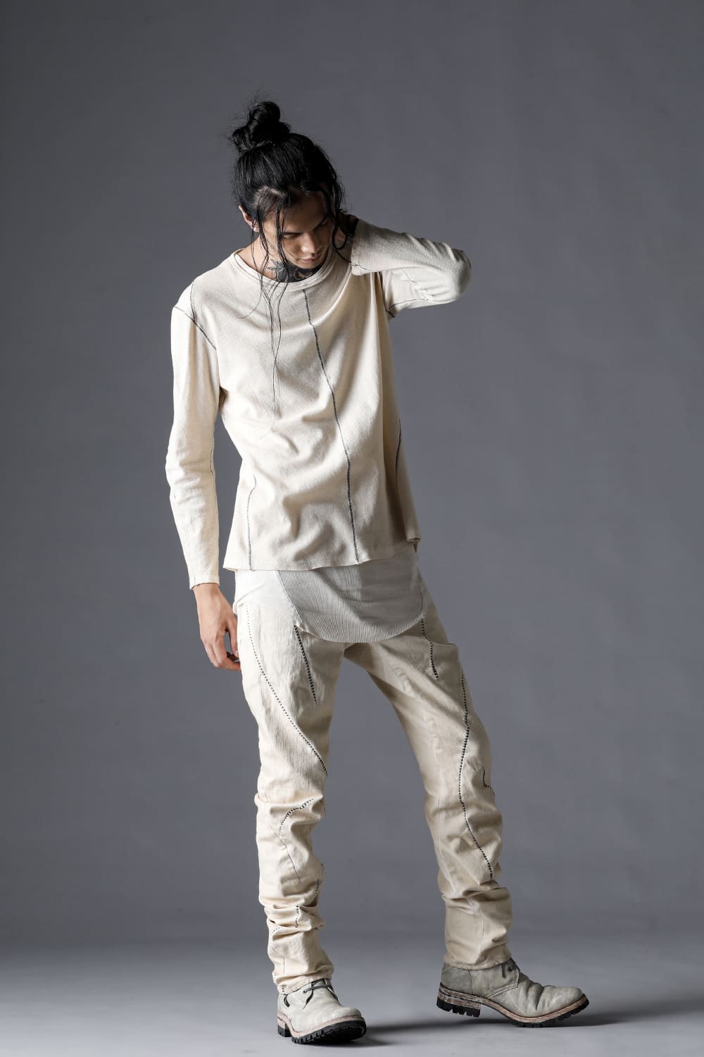 ローゲージコットンジャージーコールドダイロングスリーブTシャツ ダスティホワイト