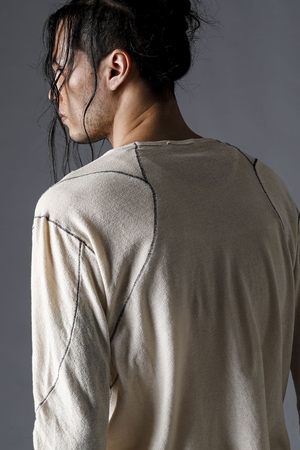 ローゲージコットンジャージーコールドダイロングスリーブTシャツ ダスティホワイト