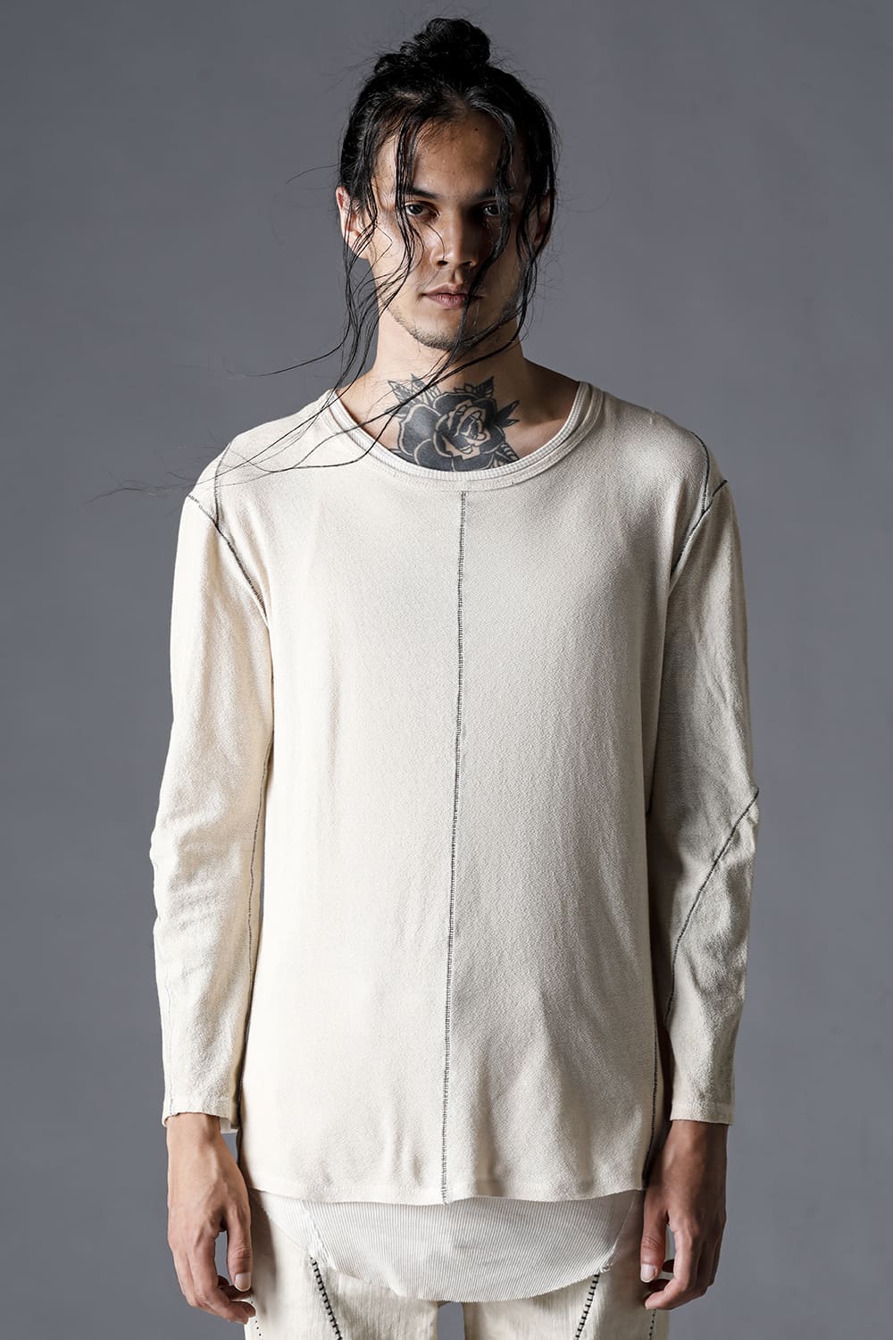 ローゲージコットンジャージーコールドダイロングスリーブTシャツ ダスティホワイト