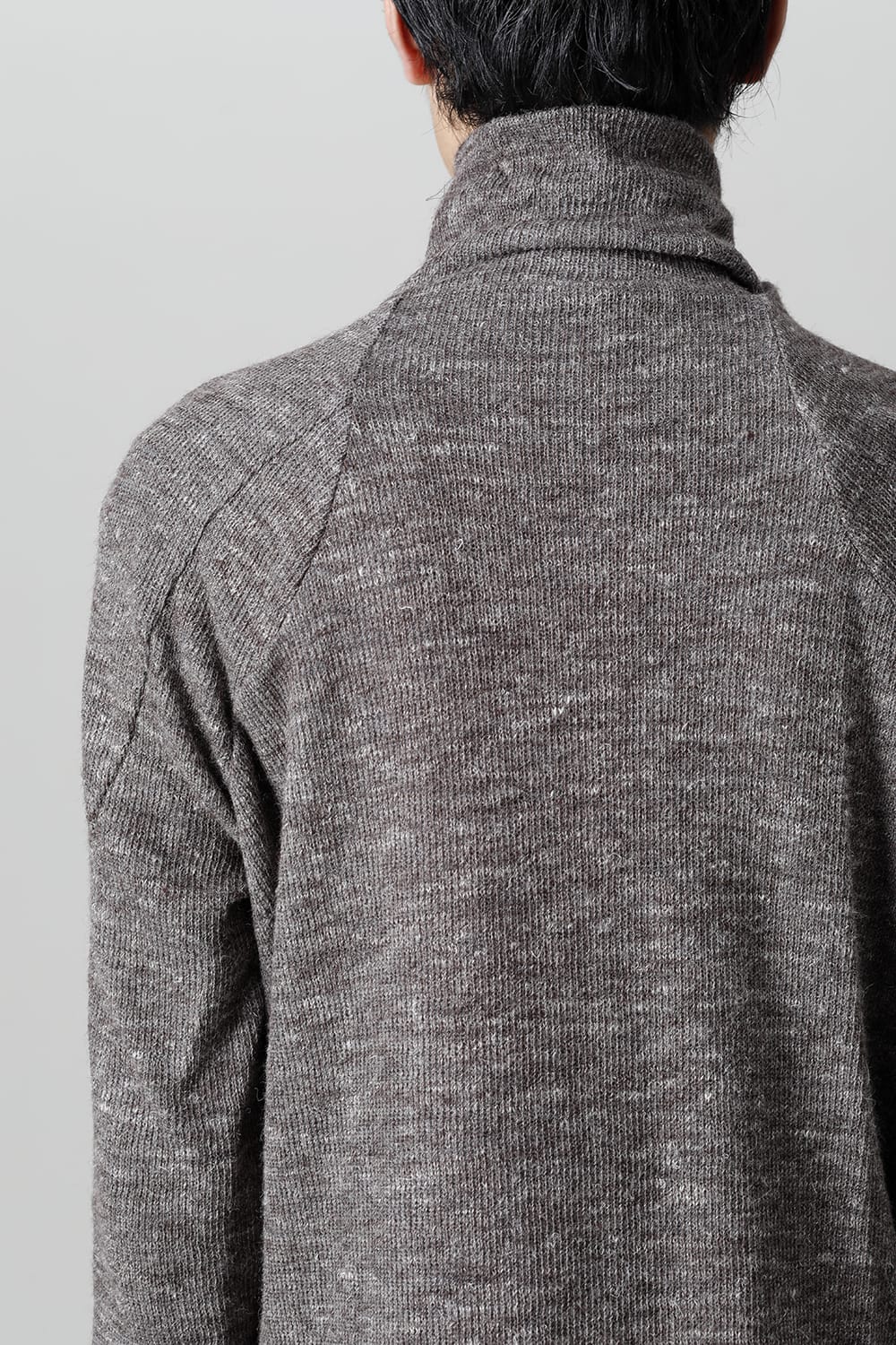 Shetland wool and linen knitted high neck long sleeve T-shirt  Brown