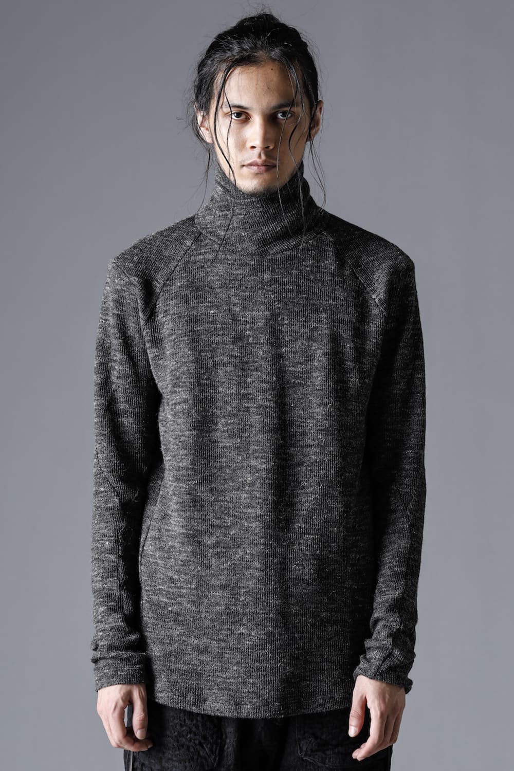 Shetland wool and linen knitted high neck long sleeve T-shirt  Charcoal