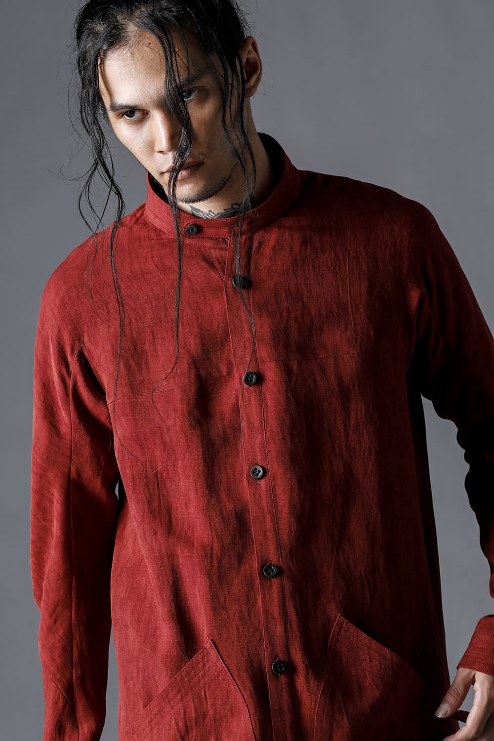 リネン×レーヨン塩縮染ロングワーキングシャツ チャコール