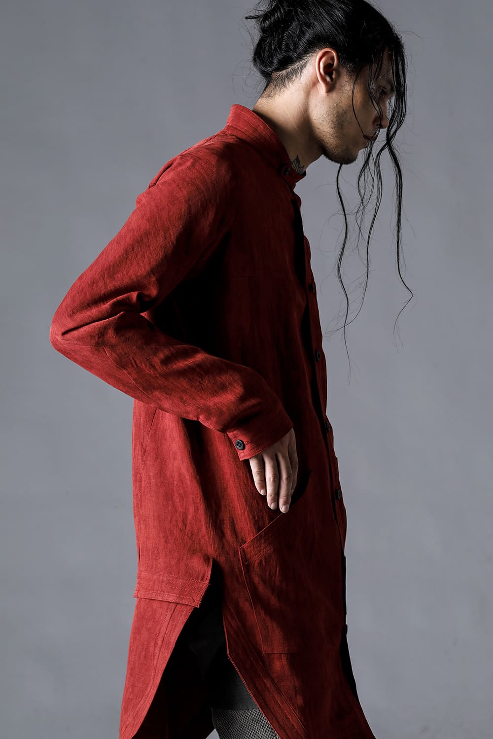 リネン×レーヨン塩縮染ロングワーキングシャツ チャコール