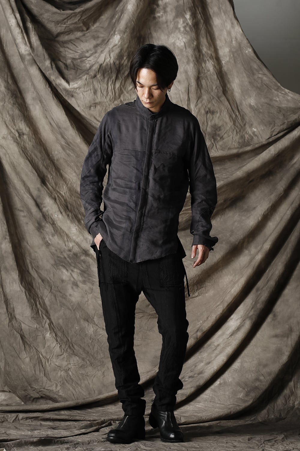 リネン×レーヨンプリントバンドカラーシャツ Charcoal