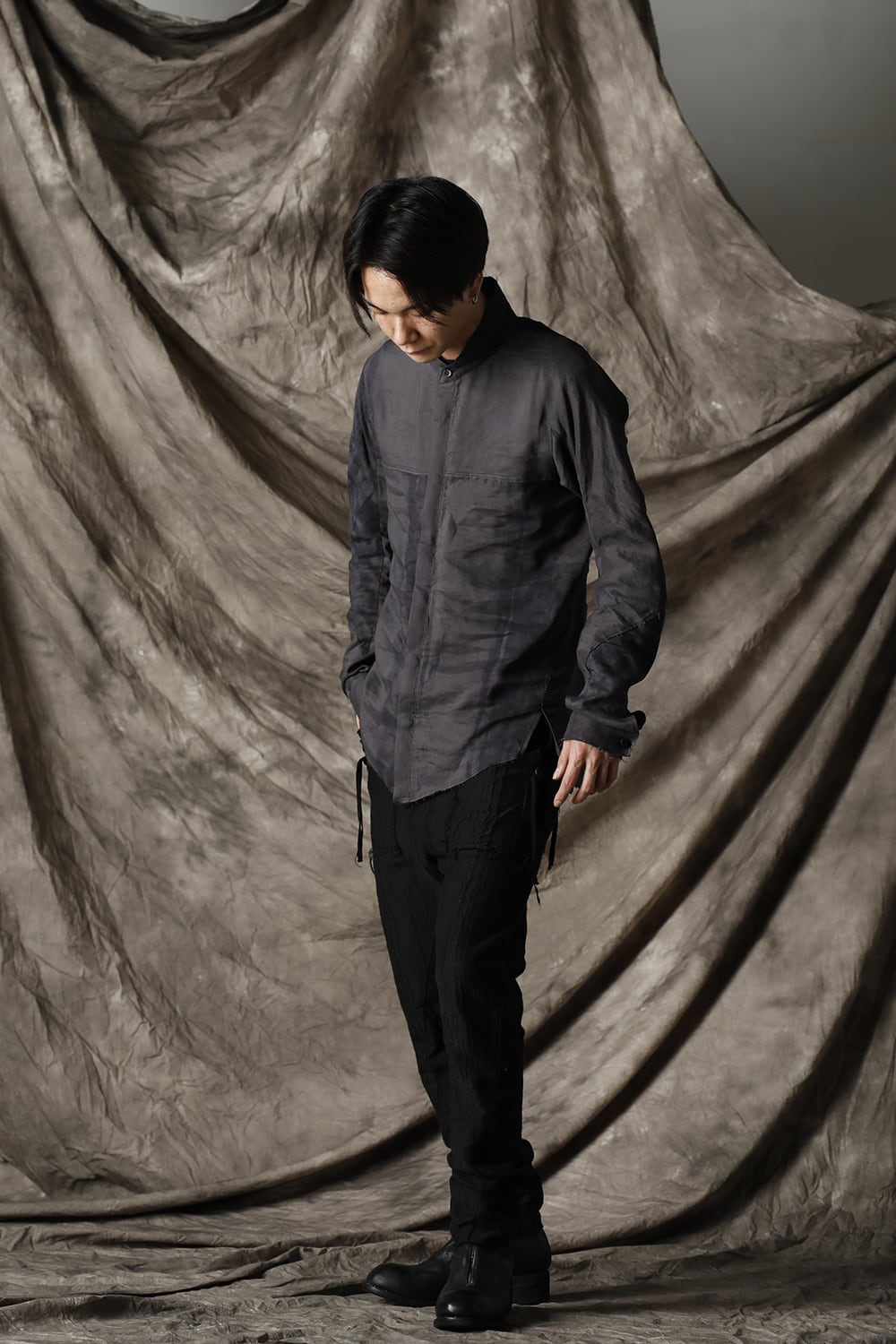 リネン×レーヨンプリントバンドカラーシャツ Charcoal