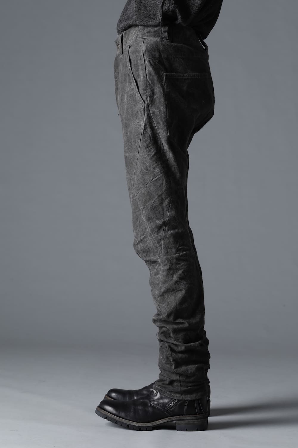 コットン×リネンランダムディンプルストレッチツイストカーブスリムパンツ  マッドブラウン