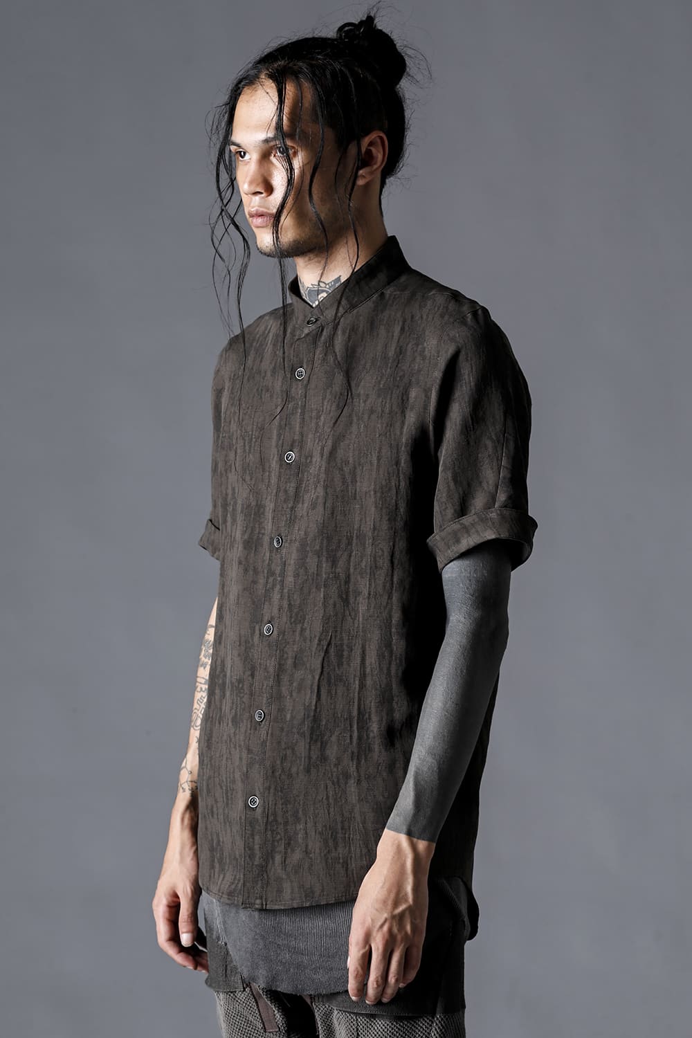 Linen And Rayon Salt Shrink-Dyed Short-Sleeved Banded Collar Shirt Charcoal