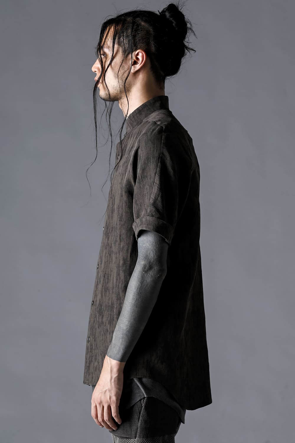 Linen And Rayon Salt Shrink-Dyed Short-Sleeved Banded Collar Shirt Charcoal