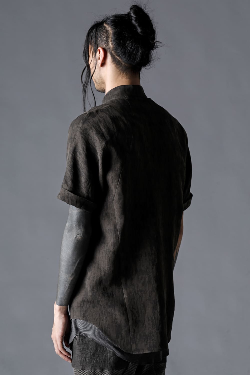 Linen And Rayon Salt Shrink-Dyed Short-Sleeved Banded Collar Shirt Charcoal