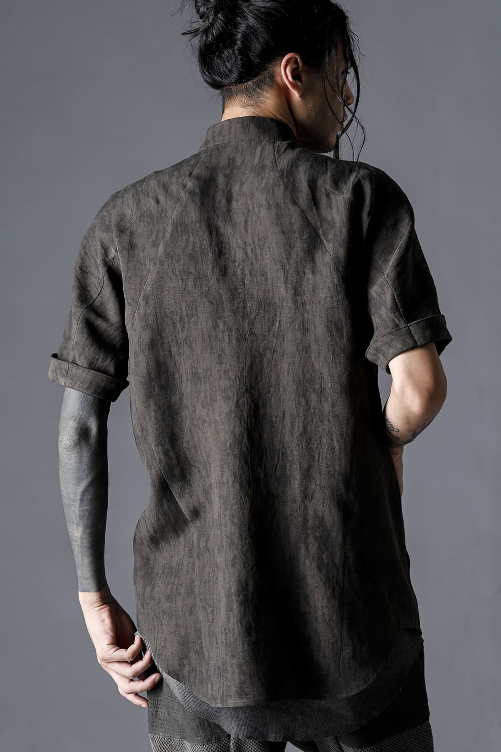 Linen And Rayon Salt Shrink-Dyed Short-Sleeved Banded Collar Shirt Charcoal