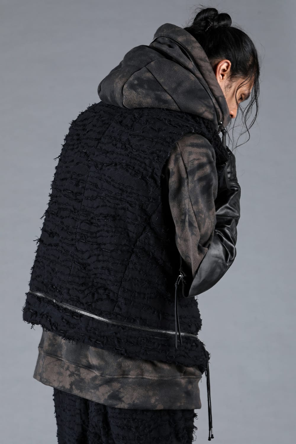 Cotton Viera Damaged Quilt High Neck Down Vest Black