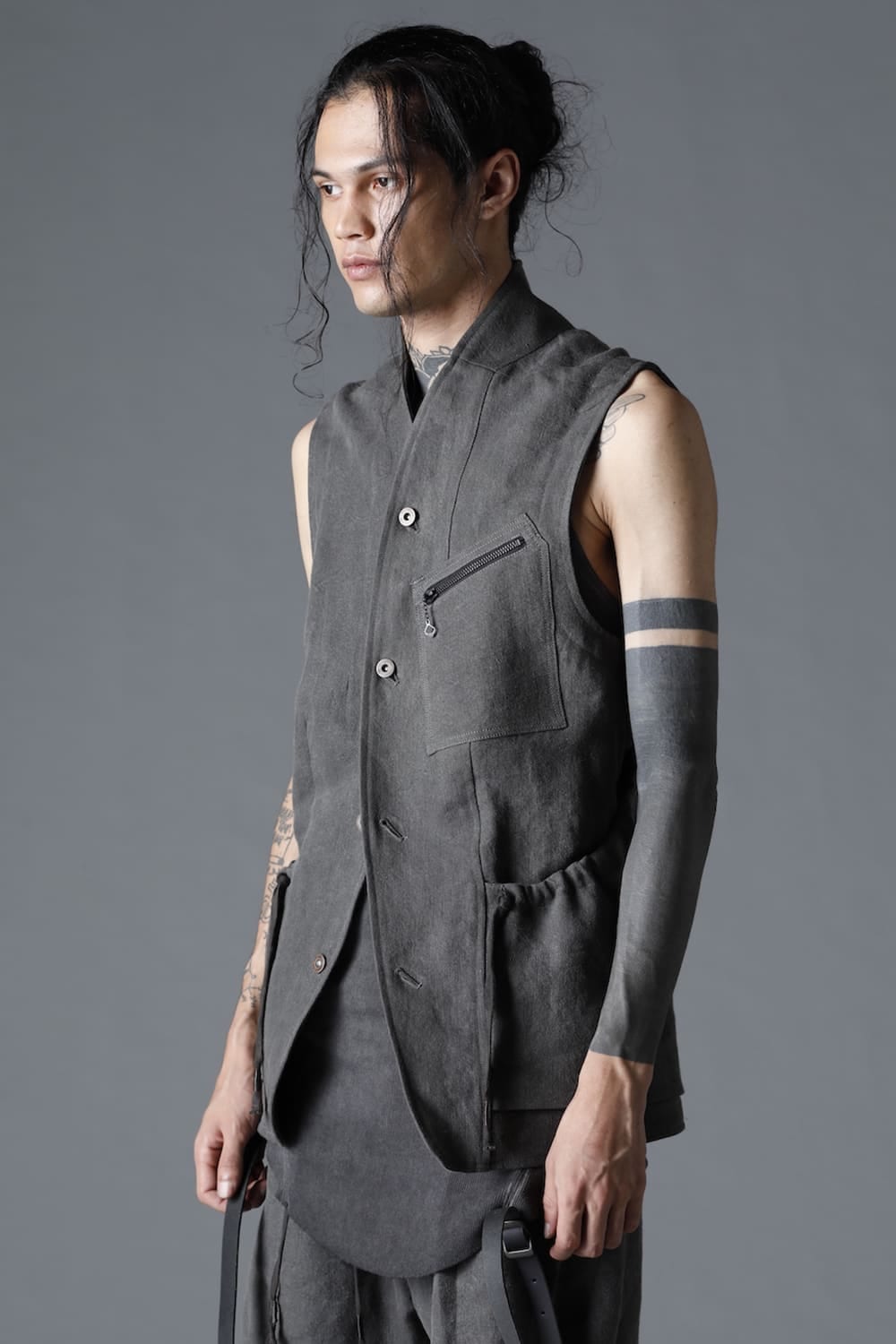 墨染和紙×リネン高密度ツイルベスト  チャコール