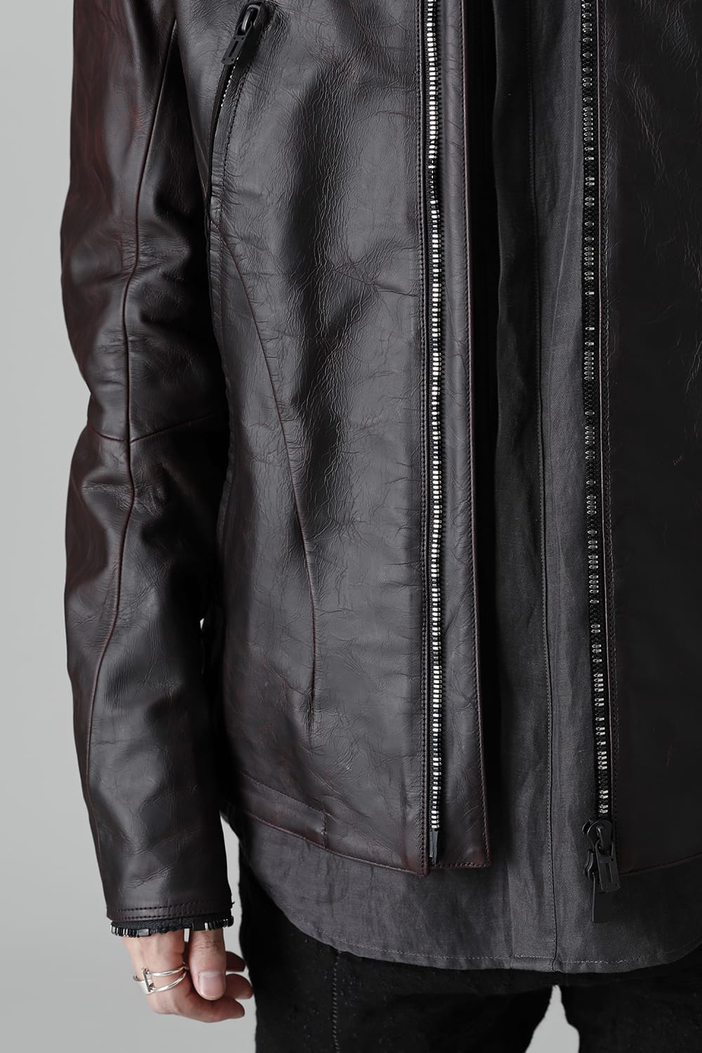 ホースレザーラウンドジップジャケット レッド ブラック