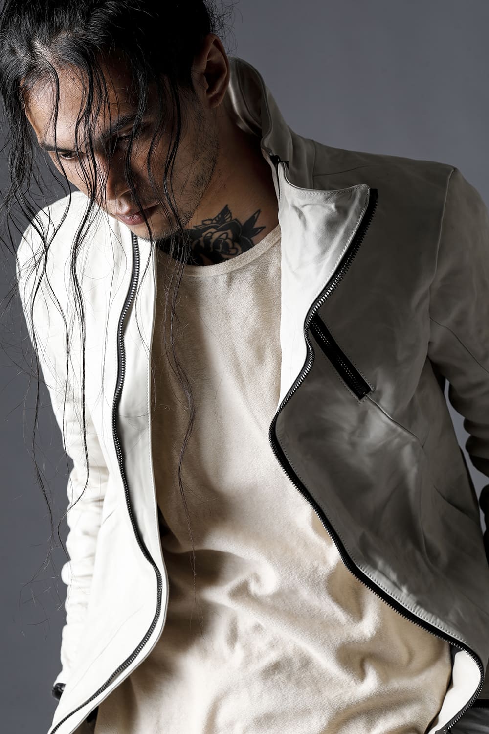 ホースレザーハイネックレザージャケット ボーンホワイト
