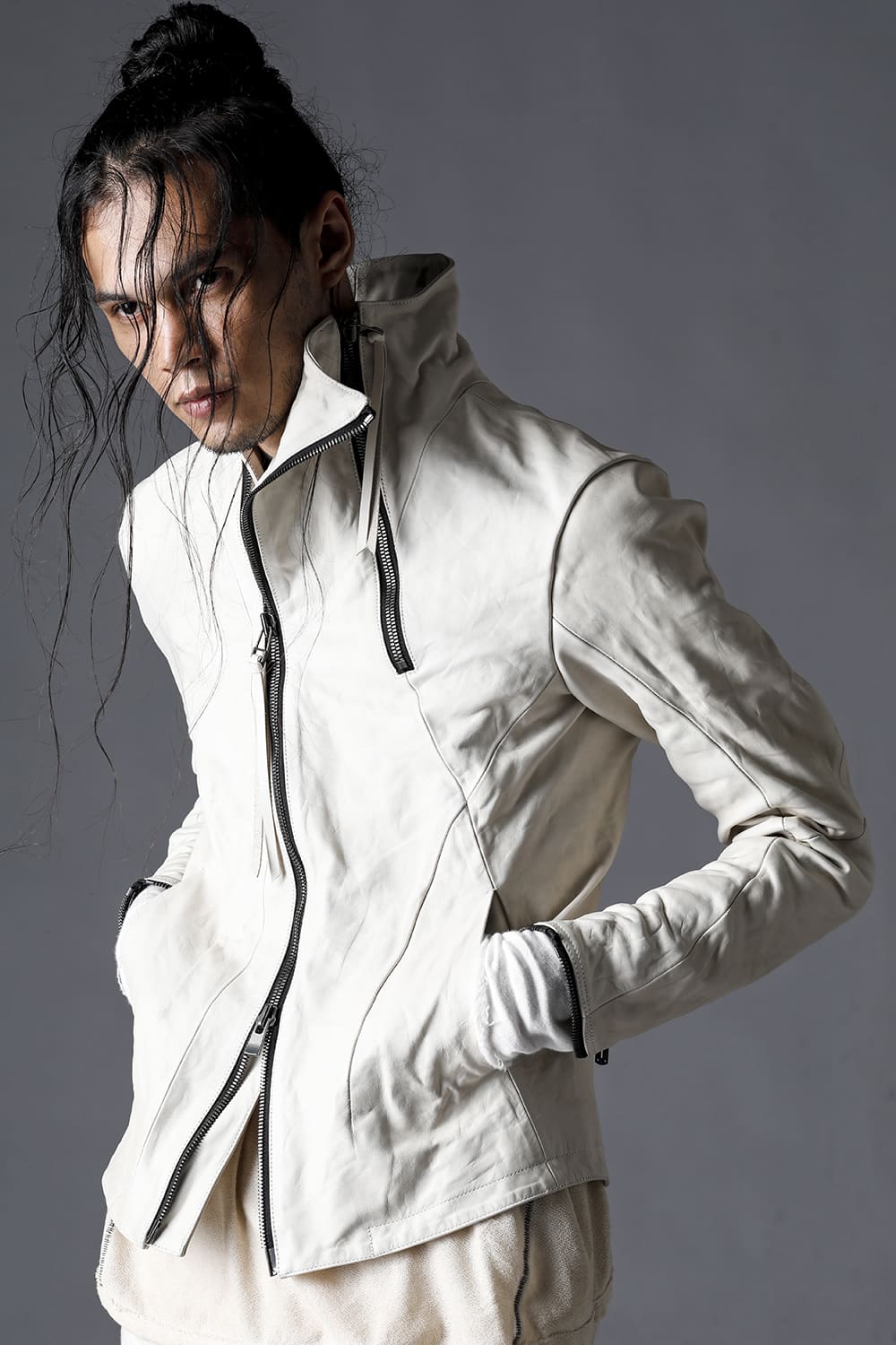 ホースレザーハイネックレザージャケット ボーンホワイト