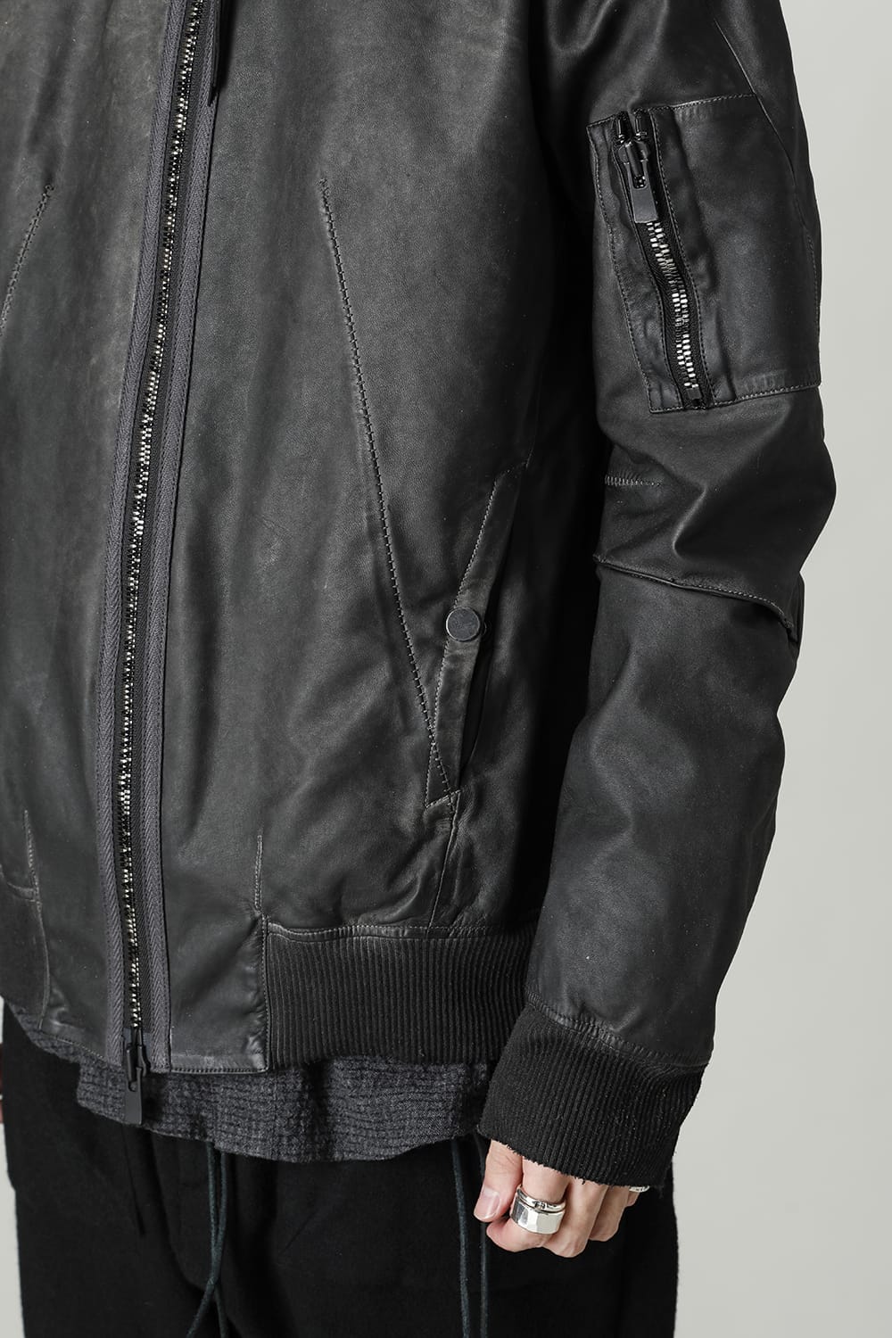 D.HYGEN×ARTEFACT Collaboration Item- Dye Horse Leather Bomber JKT  Charcoal