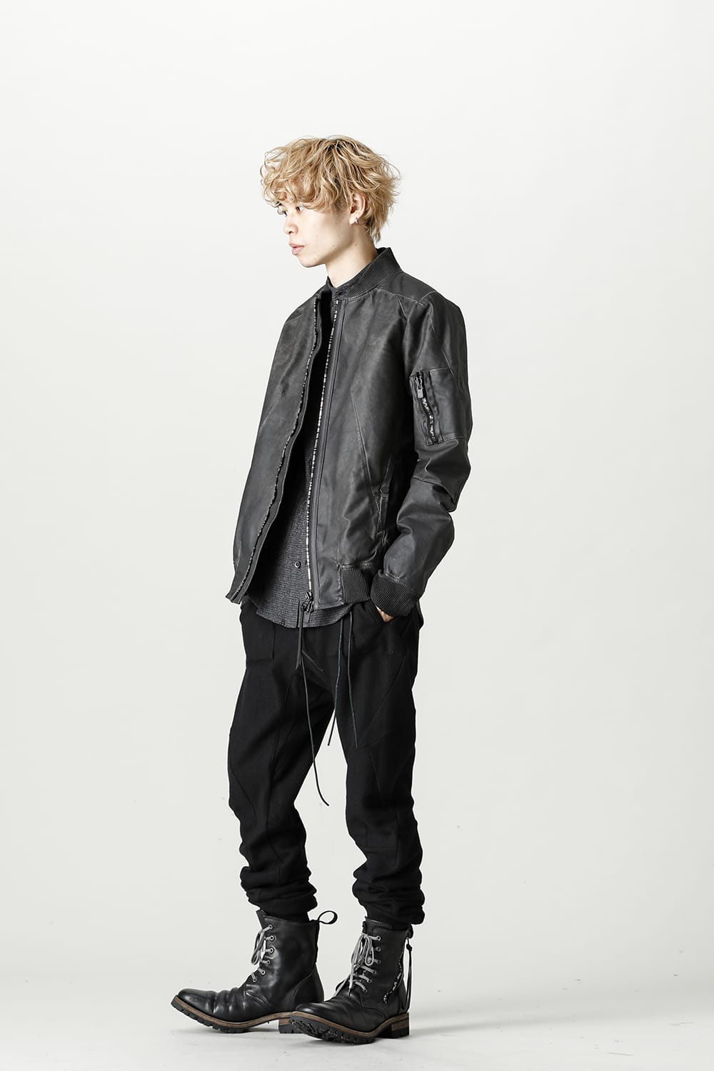 D.HYGEN×ARTEFACT Collaboration Item- Dye Horse Leather Bomber JKT  Charcoal
