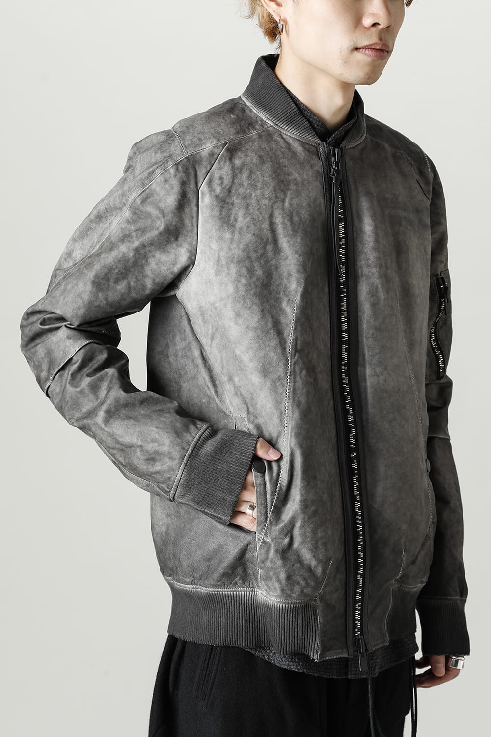 D.HYGEN×ARTEFACT Collaboration Item- Dye Horse Leather Bomber JKT Gray