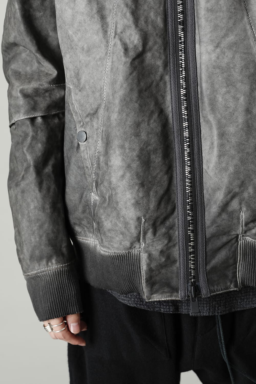 D.HYGEN×ARTEFACT Collaboration Item- Dye Horse Leather Bomber JKT Gray