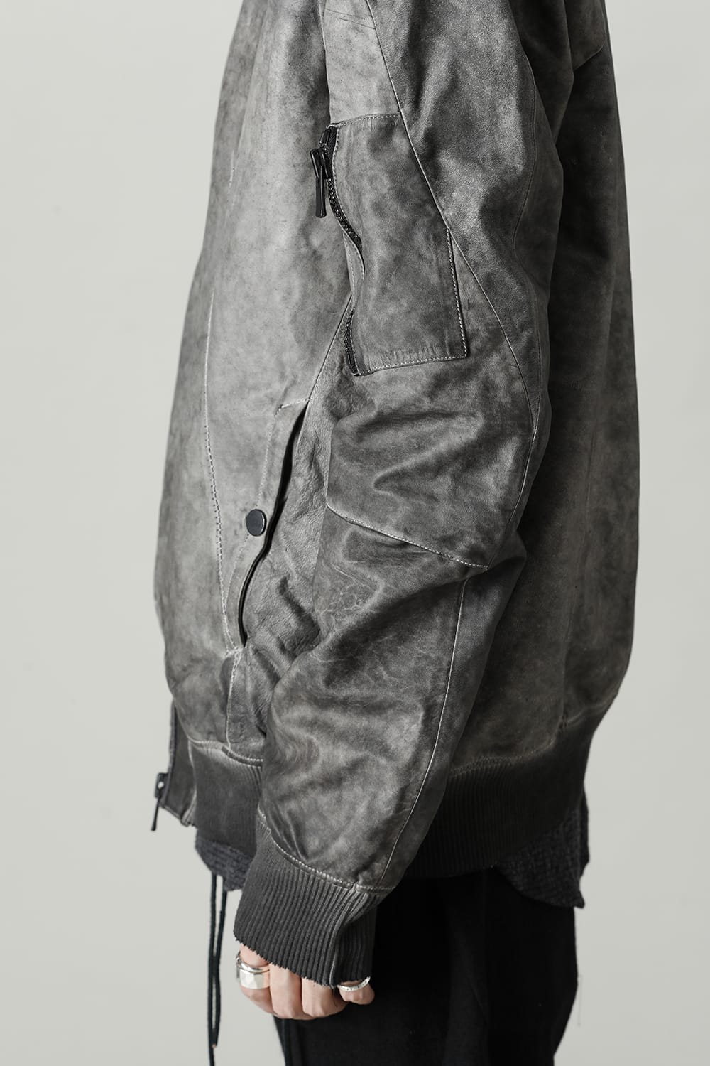 D.HYGEN×ARTEFACT Collaboration Item- Dye Horse Leather Bomber JKT Gray