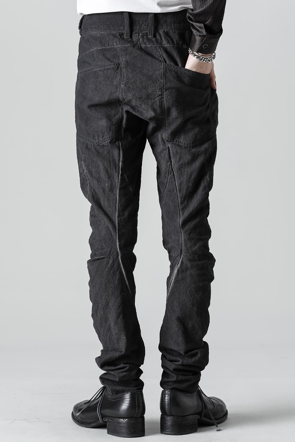 コットン×リネンランダムディンプルストレッチツイストカーブスリムパンツ  マッドブラウン