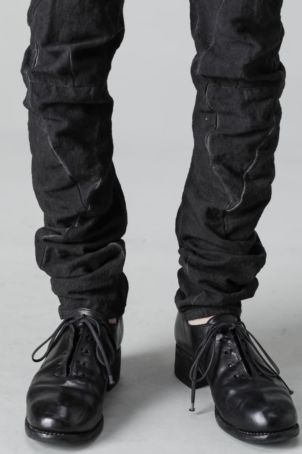 コットン×リネンランダムディンプルストレッチツイストカーブスリムパンツ  マッドブラウン