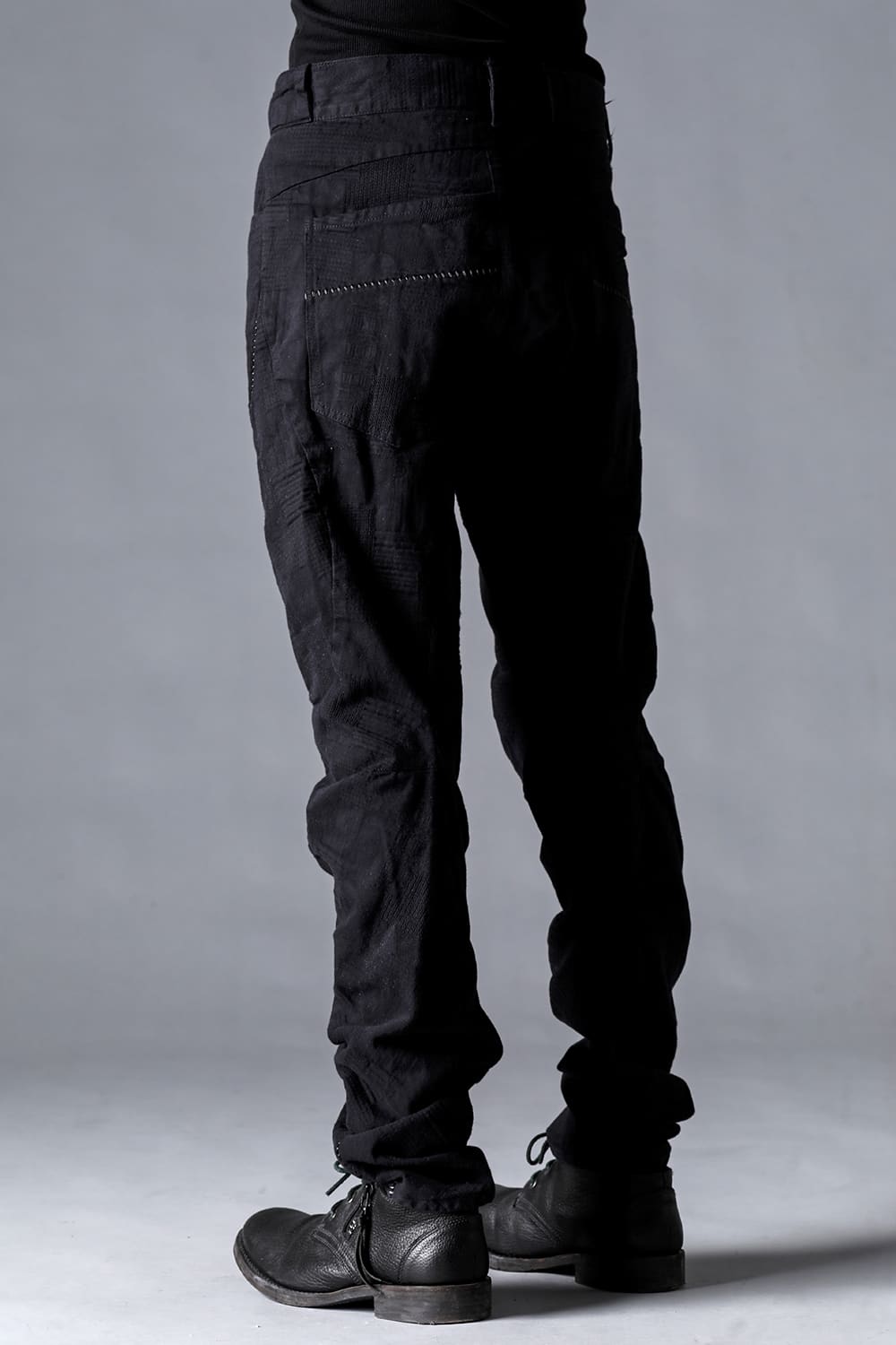 ハイパーストレッチコットンデニムオーバーロックツイストカーブスリムパンツ  チャコール