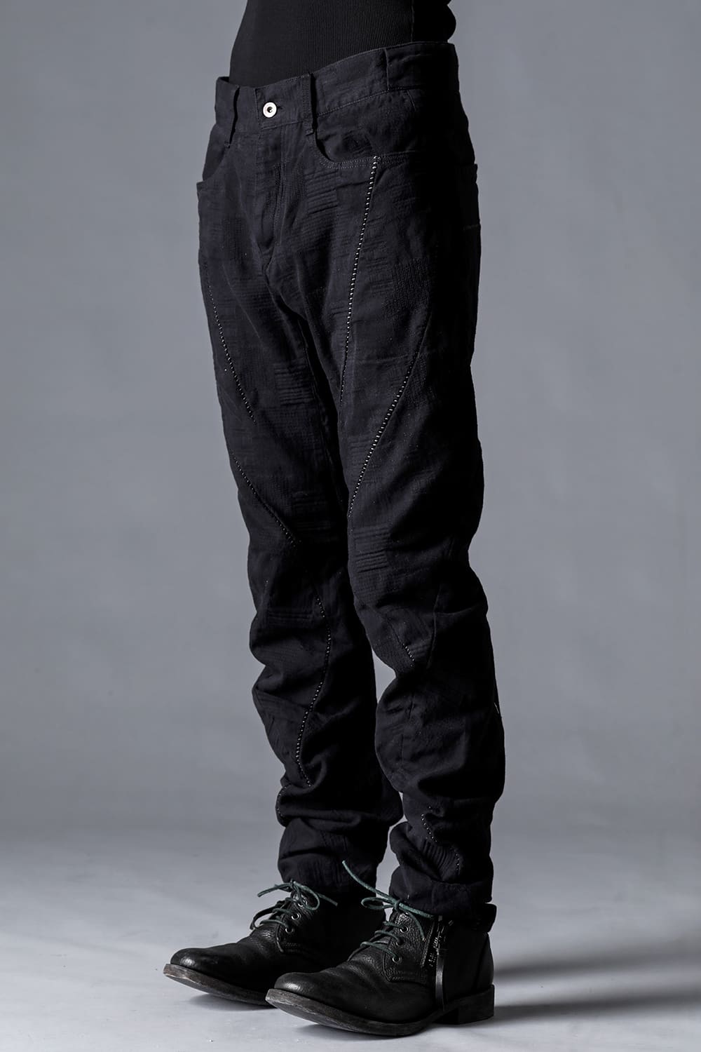 ハイパーストレッチコットンデニムオーバーロックツイストカーブスリムパンツ  チャコール