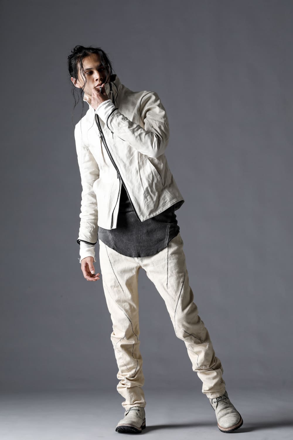 Hyper Stretch Cotton Denim Overlock Twist Curve Slim Trousers  Dusty White