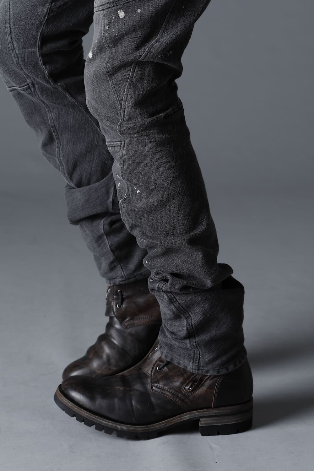 Dusty Effect Stretch Cotton Denim Twisted Curve Slim Pants