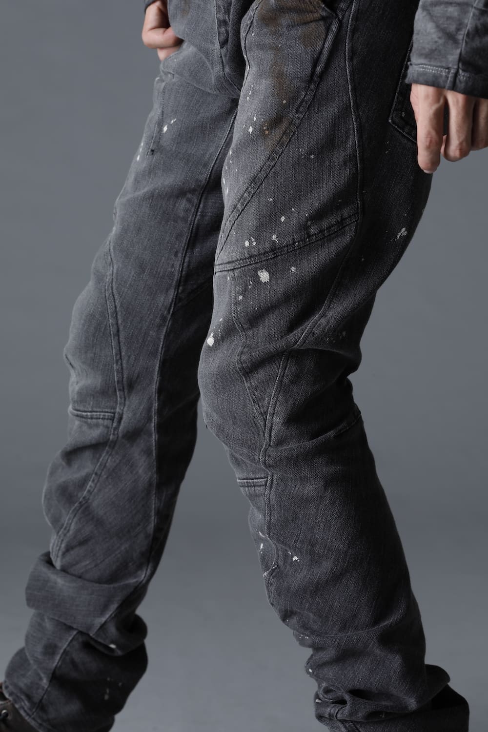 Dusty Effect Stretch Cotton Denim Twisted Curve Slim Pants